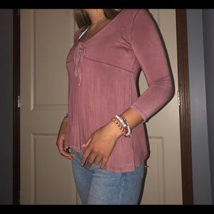 Soft & sexy American Eagle tie shirt